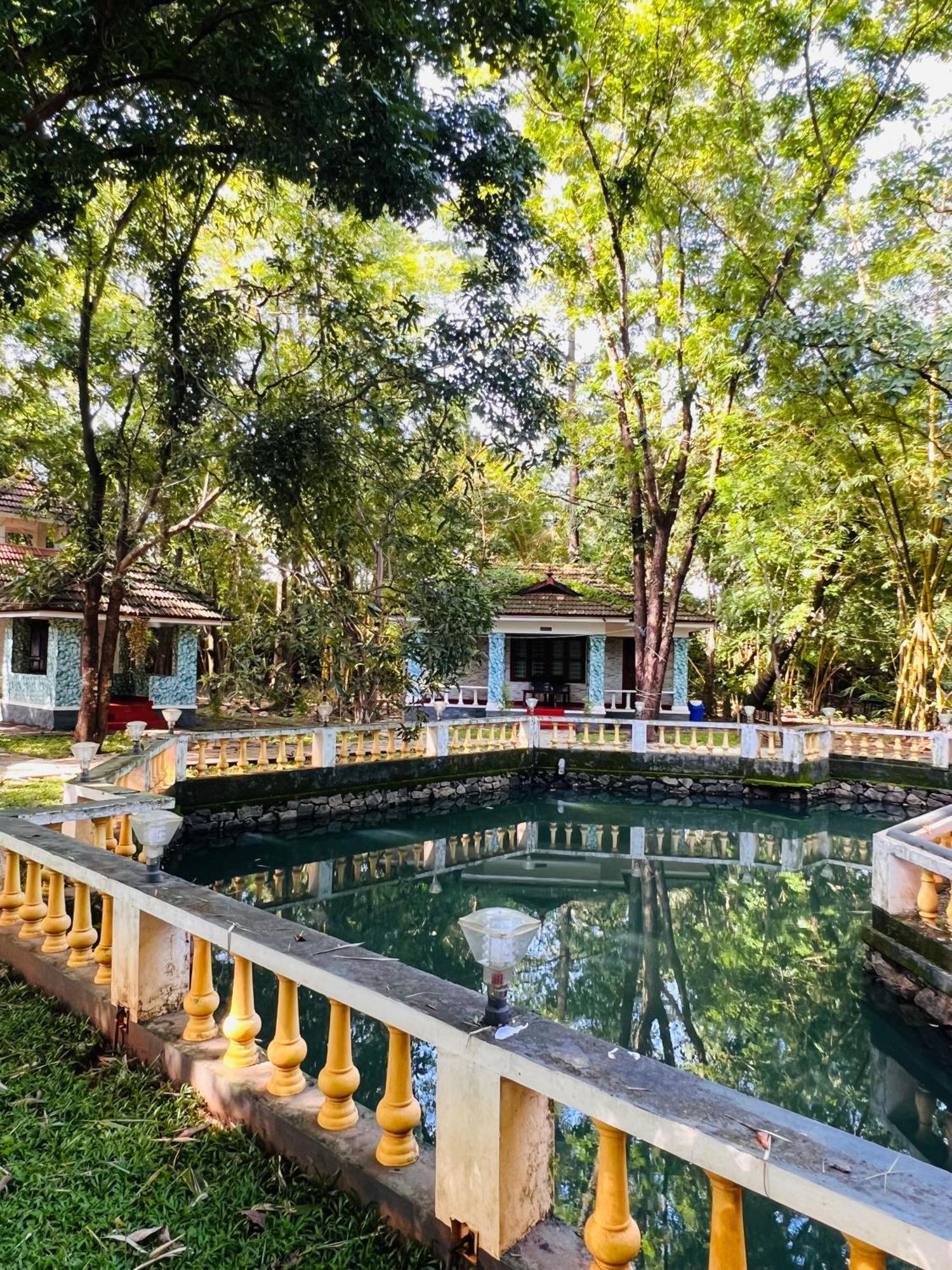 Surya Eco And Wedding Resort Thrissur Zewnętrze zdjęcie